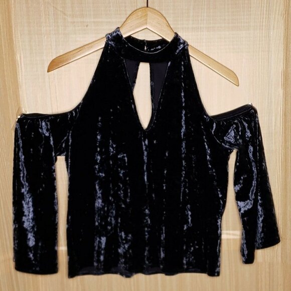 American Eagle Women's Blue Velvet Cold Shoulder Halter Neck Top Small - Picture 1 of 8